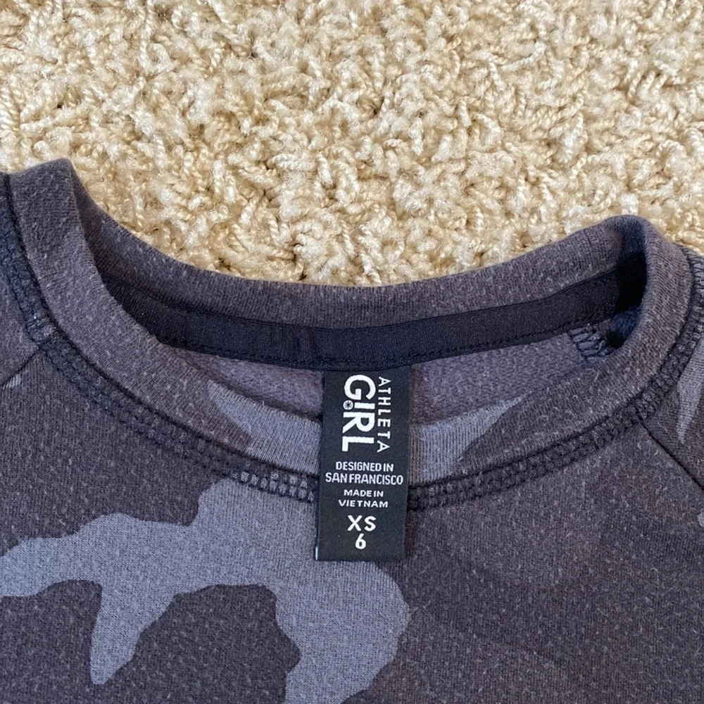 Athleta (Girl) | Sweatshirts (2)